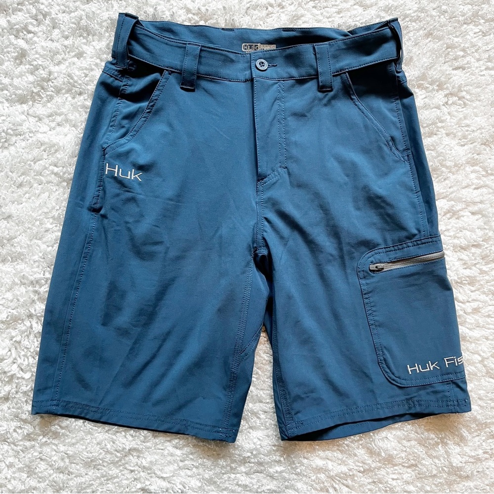 HUK Performance Shorts Men's Small Cargo Blue Stretch Fishing Camping Outdoors
